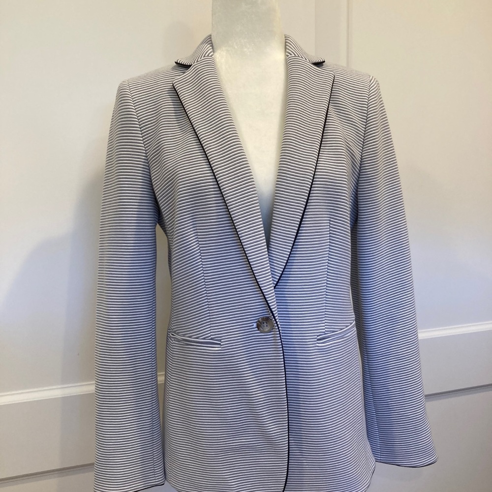 Ann Taylor Suit Blazer 50% OFF to $10!!!